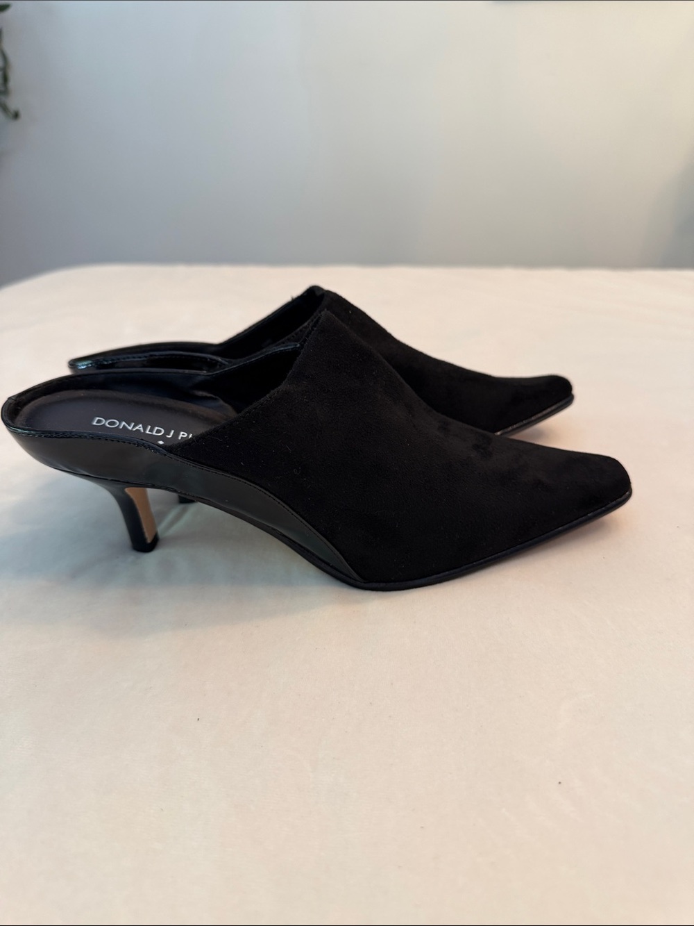 NWOT! Donald J. Pliner Black Suede Pointed Mule Heels, sz 7.5